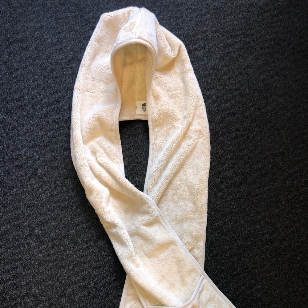 The North Face Osito Hood Scarf (Cream)
